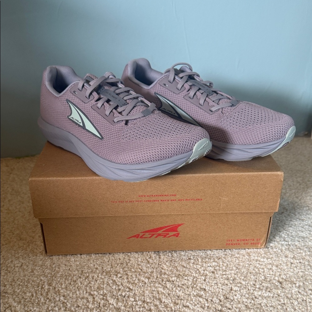Altra Escalante 4 Women’s Running Shoes – Size 6 – Worn Once